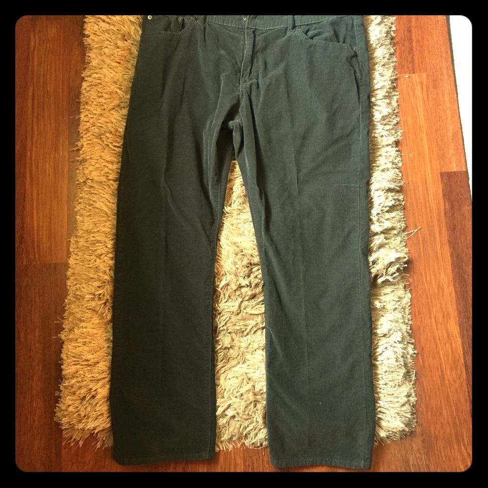 Gap men’s corduroy pants. Dk green. 40/32